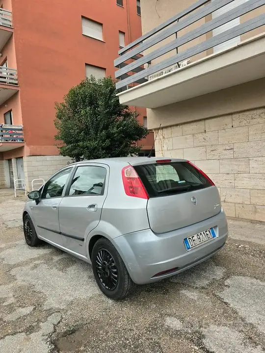 Fiat Grande Punto 2007 photo 4