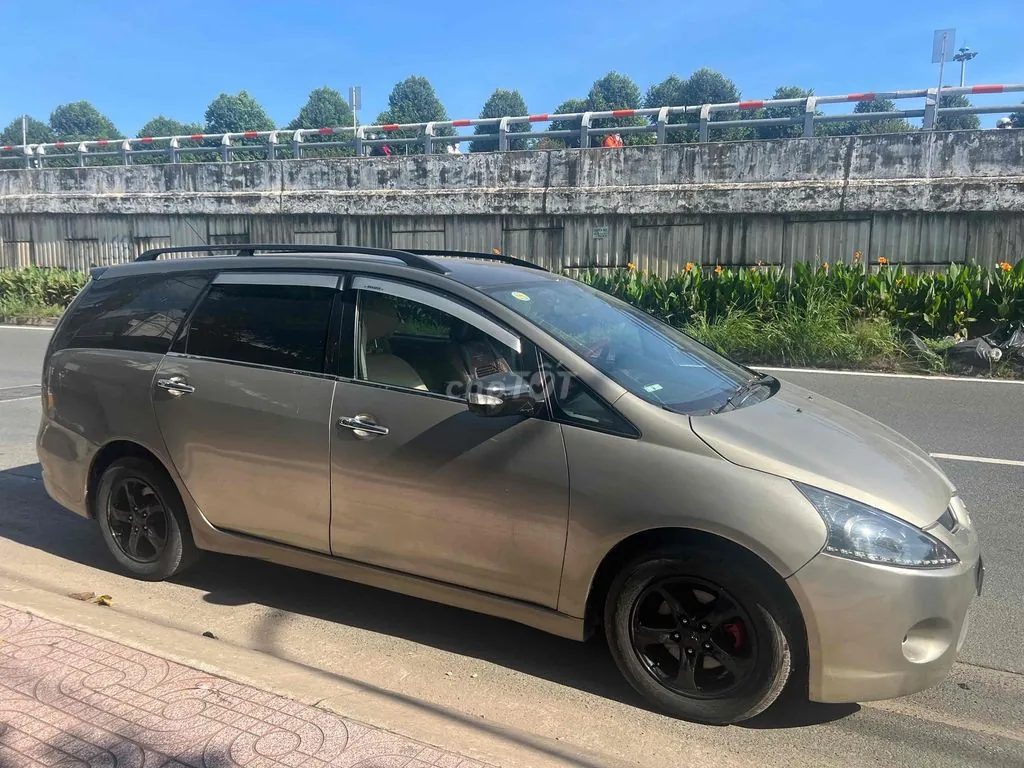 Mitsubishi Grandis 2006 photo 3