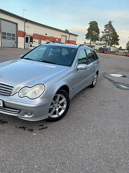 Mercedes-Benz C180 2005 photo 3