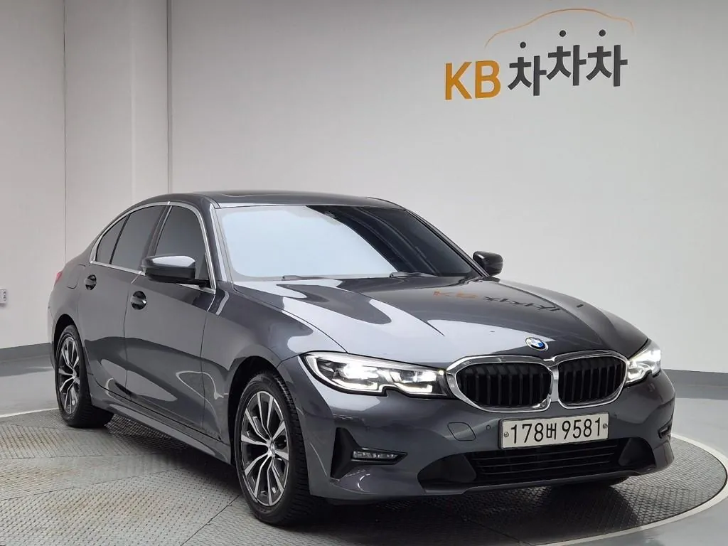 BMW 3 Series 2022 photo 4