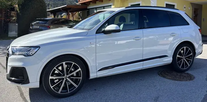 Audi Q7 2023 photo 3