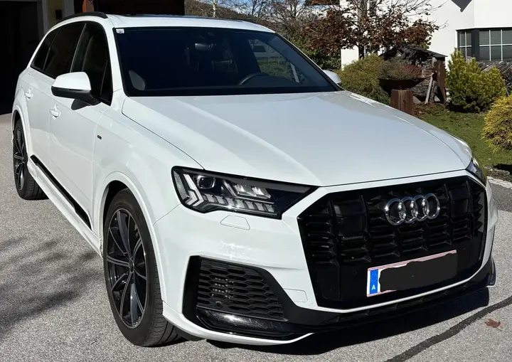Audi Q7 2023 photo 2