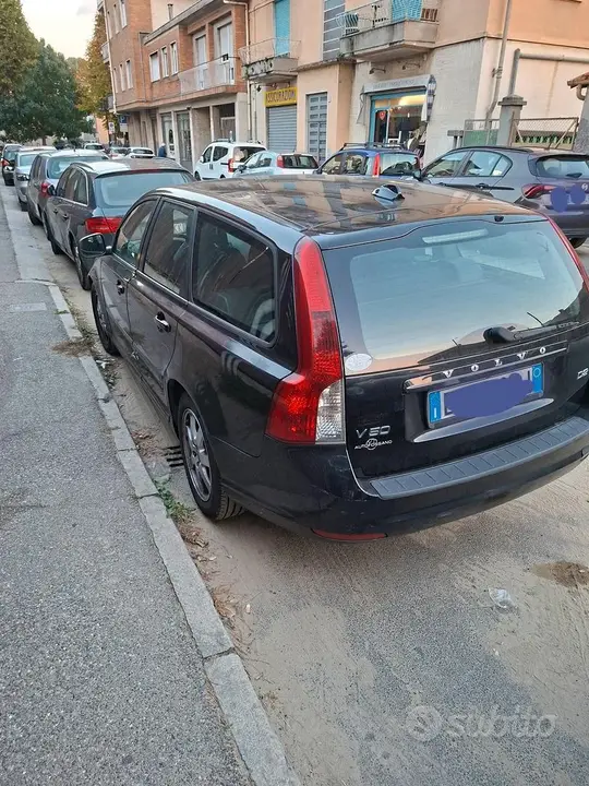 Volvo V50 2012 photo 2