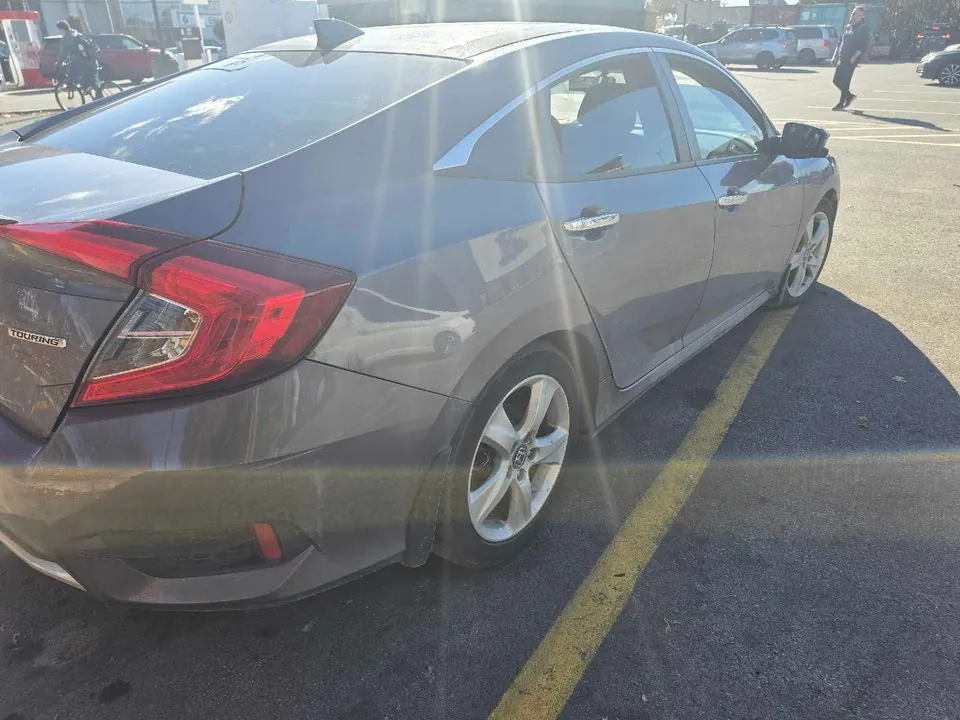 Honda Civic 2019 photo 3
