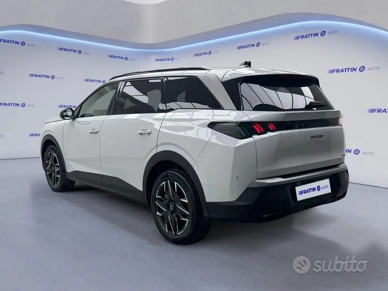 Peugeot 5008 2025 photo 3