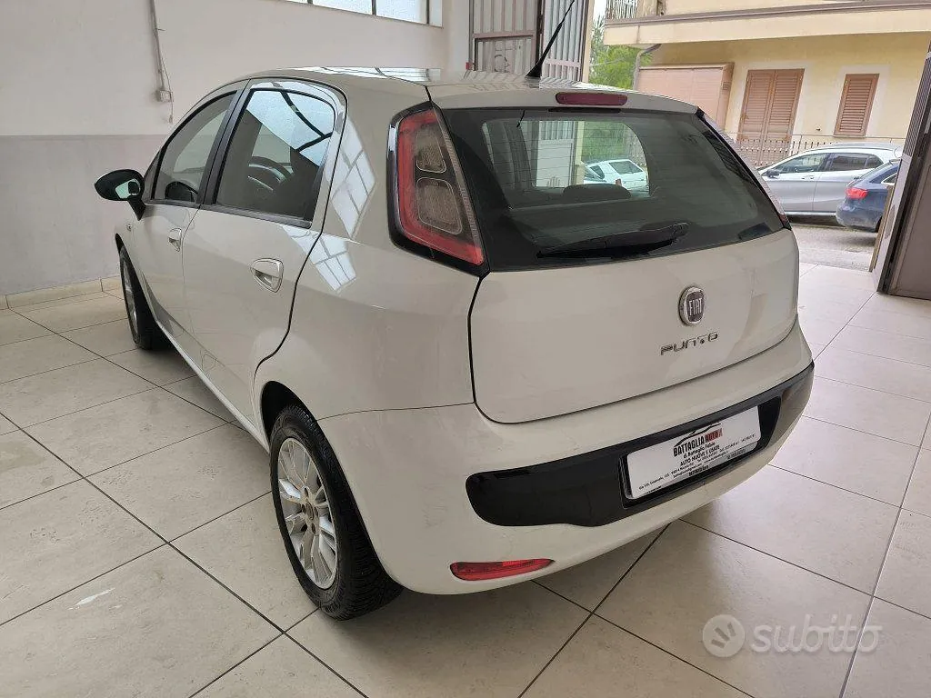 Fiat Punto Evo 2011 photo 4