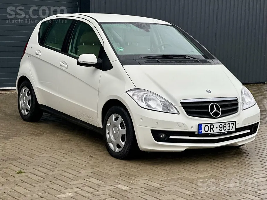 Mercedes-Benz A180 2010 photo 3