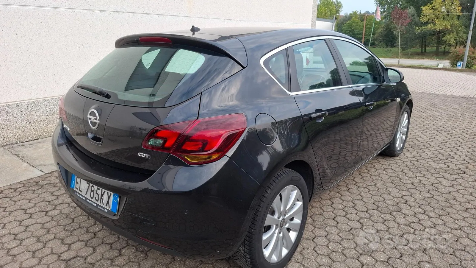 Opel Astra 2012 photo 3