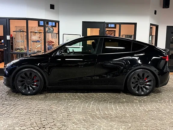 Tesla Model Y 2024 photo 2