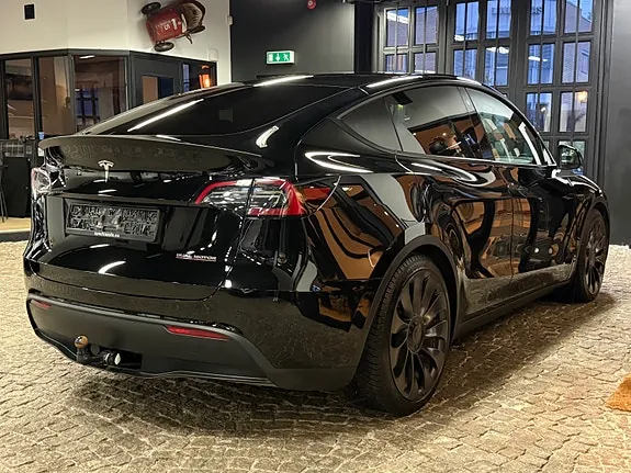 Tesla Model Y 2024 photo 5