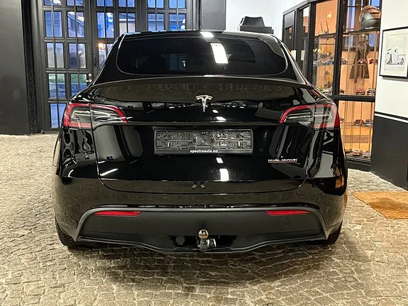 Tesla Model Y 2024 photo 4
