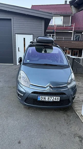 Citroen Grand C4 Picasso 2012 photo 2