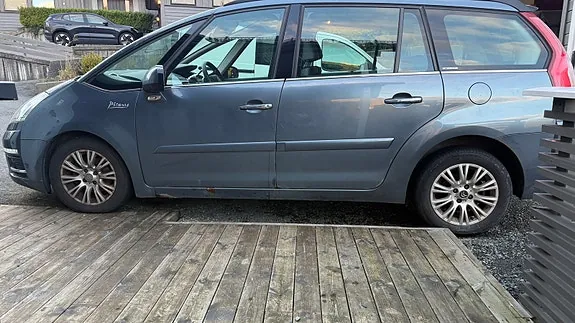 Citroen Grand C4 Picasso 2012 photo 3
