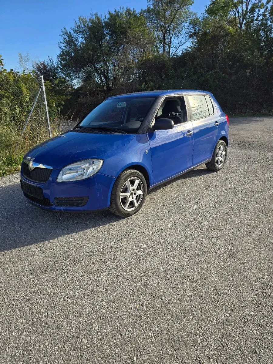 Skoda Fabia 2007 photo 2