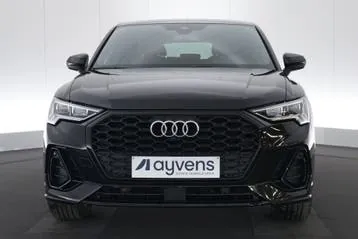 Audi Q3 2022 photo 2