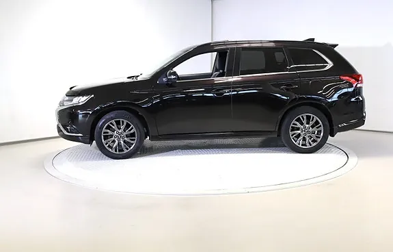 Mitsubishi Outlander 2018 photo 2