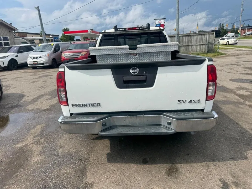 Nissan Frontier 2013 photo 4