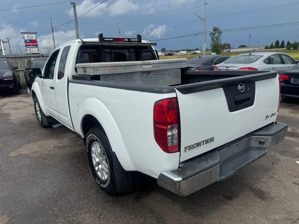 Nissan Frontier 2013 photo 3