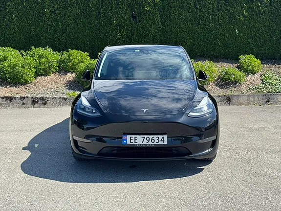 Tesla Model Y 2023 photo 5