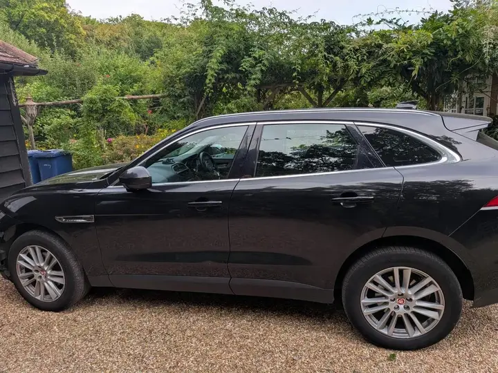 Jaguar F-Pace 2019 photo 4