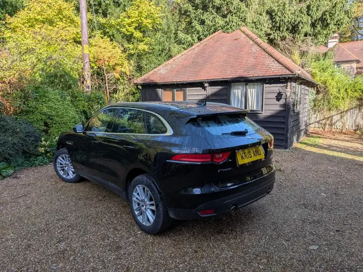 Jaguar F-Pace 2019 photo 3