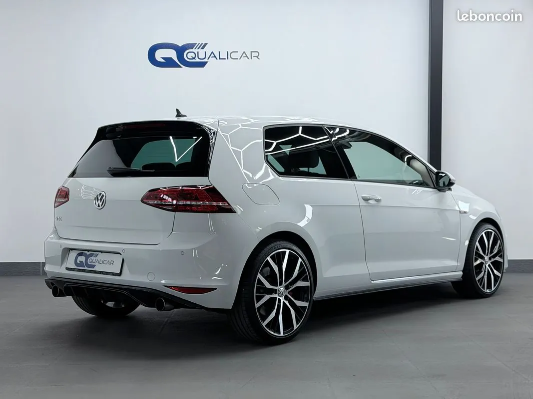Volkswagen Golf 2013 photo 2