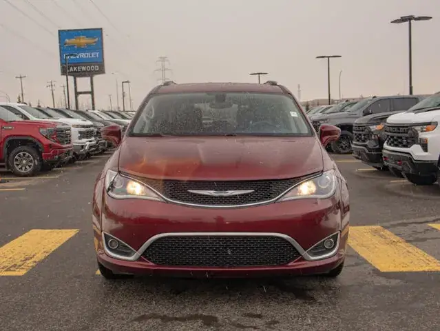 Chrysler Pacifica 2017 photo 3