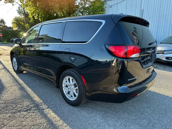 Chrysler Pacifica 2020 photo 3