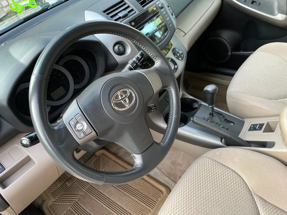 Toyota Rav4 2007 photo 2