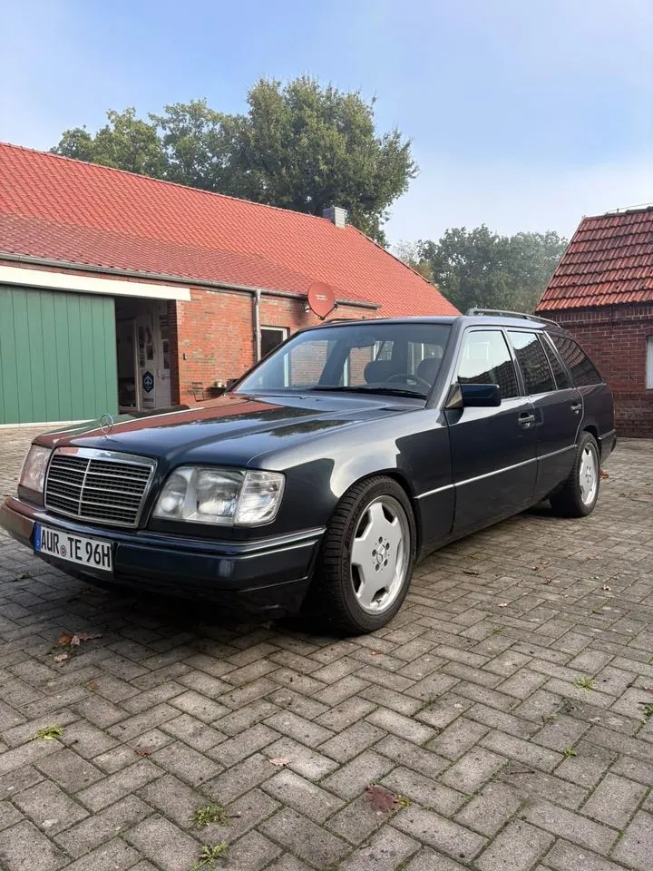 Mercedes-Benz W124