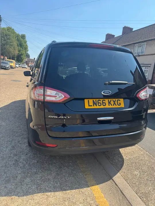 Ford Galaxy 2016 photo 3