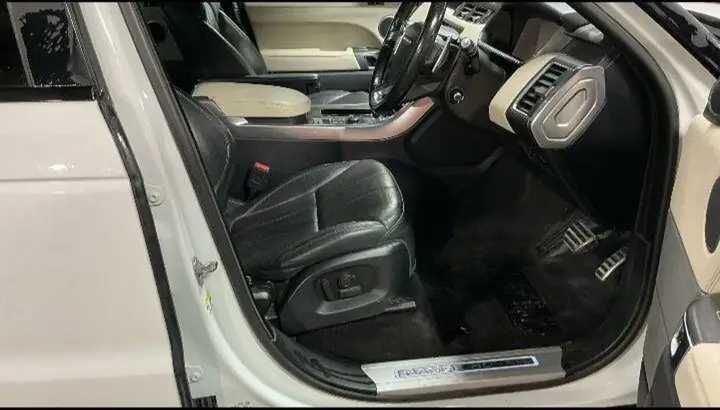 Land Rover Range Rover Sport 2018 photo 3