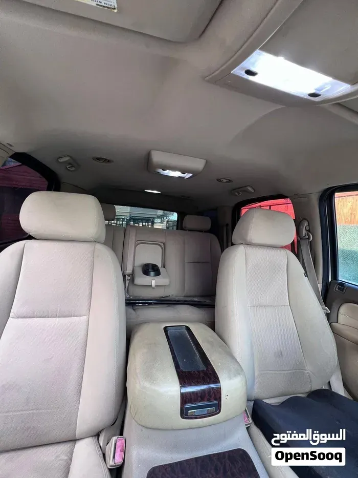 Chevrolet Tahoe 2010 photo 2