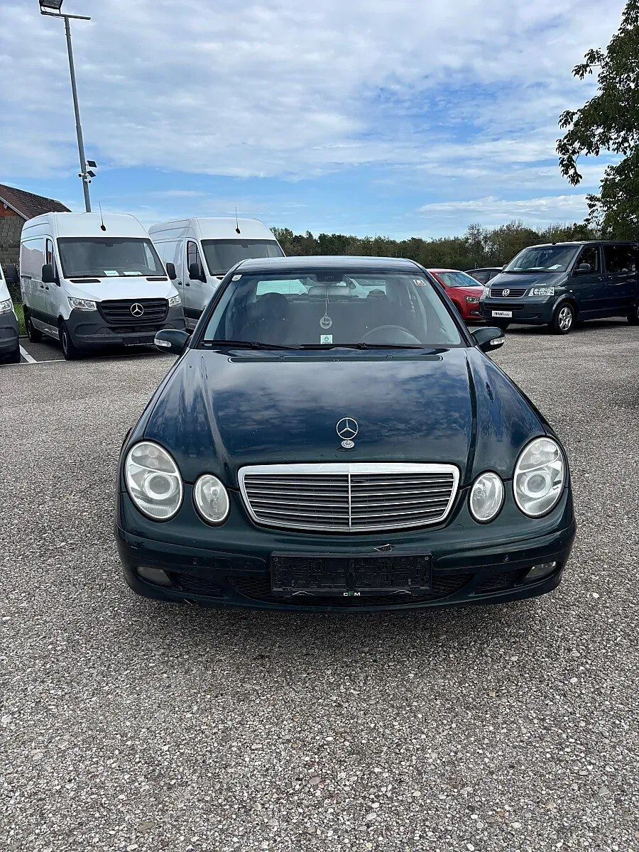 Mercedes-Benz E-Class 2005 photo 3