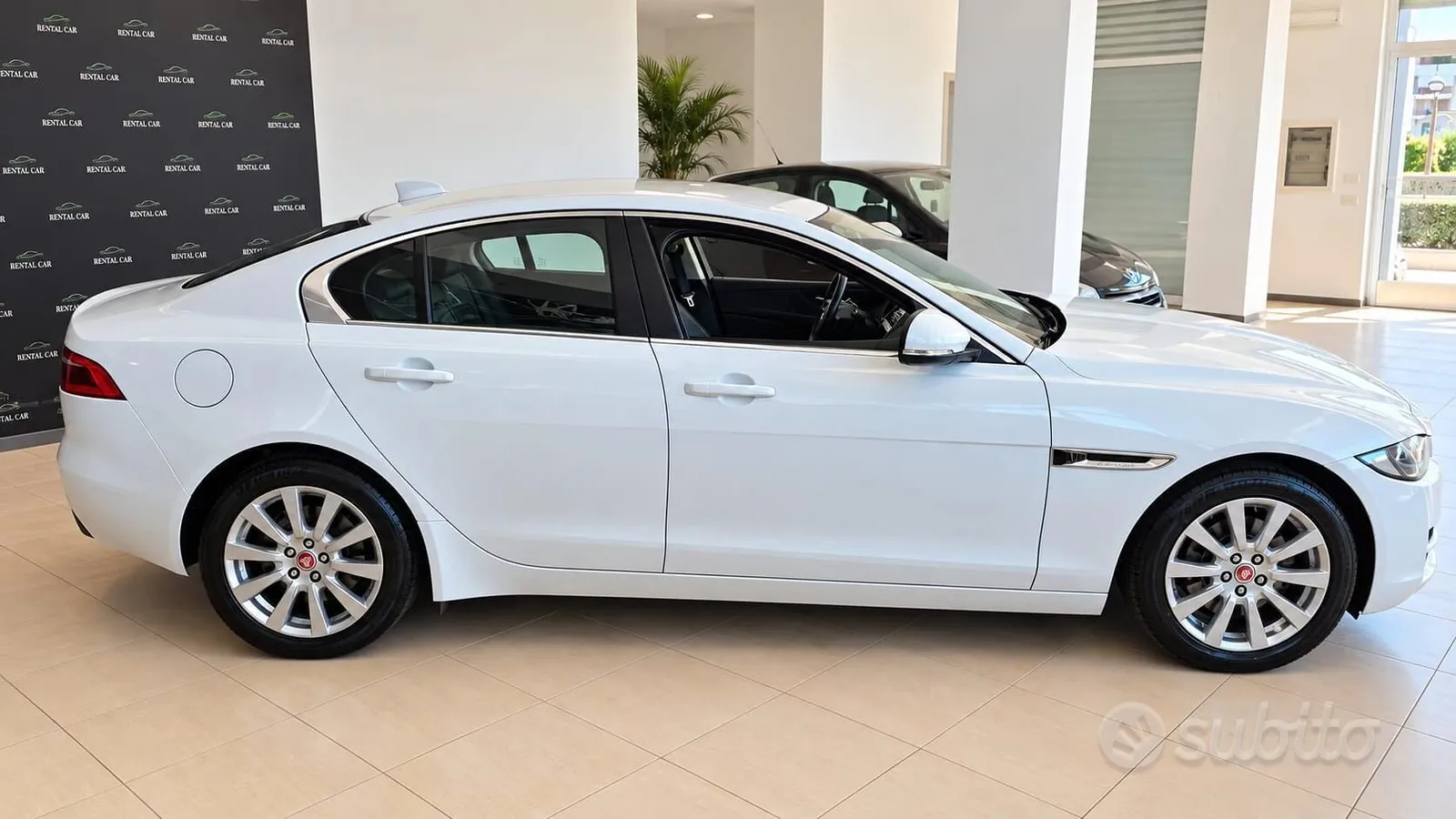 Jaguar Xe 2016 photo 5
