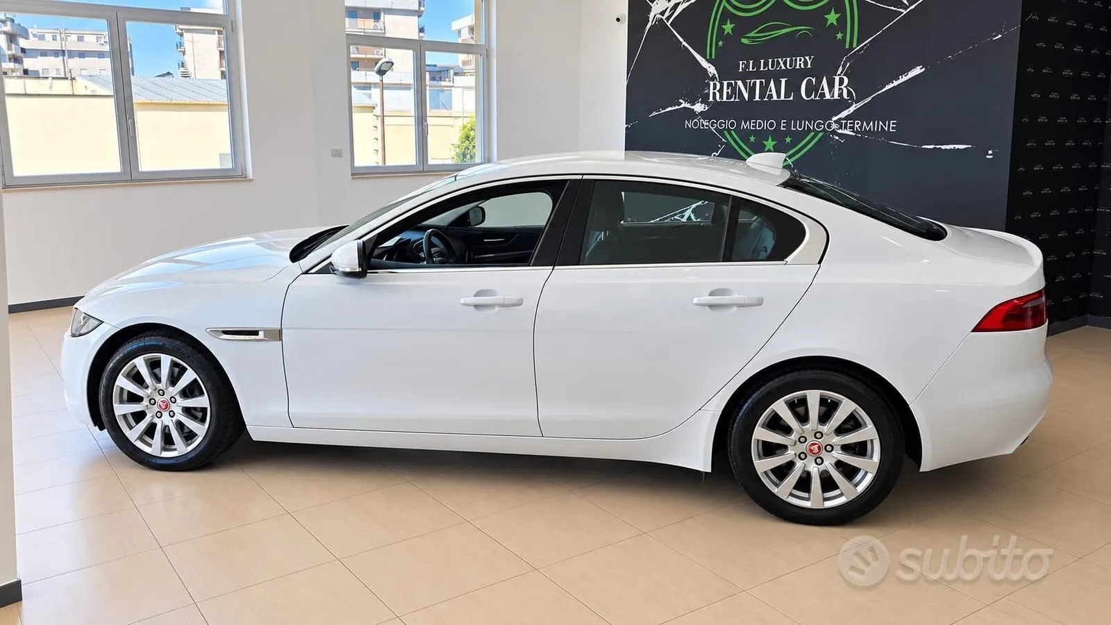 Jaguar Xe 2016 photo 4