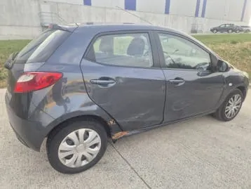 Mazda 2 2008 photo 3