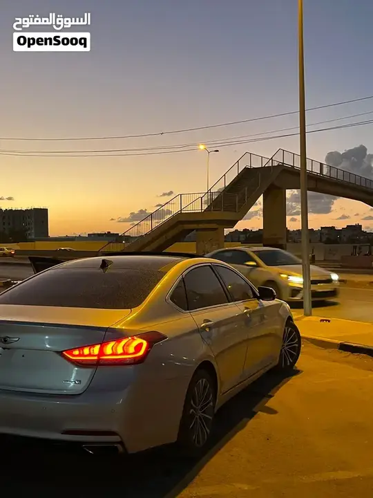 Genesis G80 2016 photo 2
