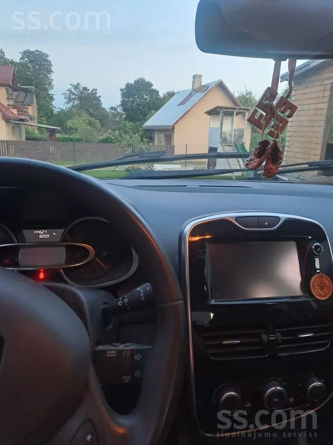 Renault Clio 2015 photo 2