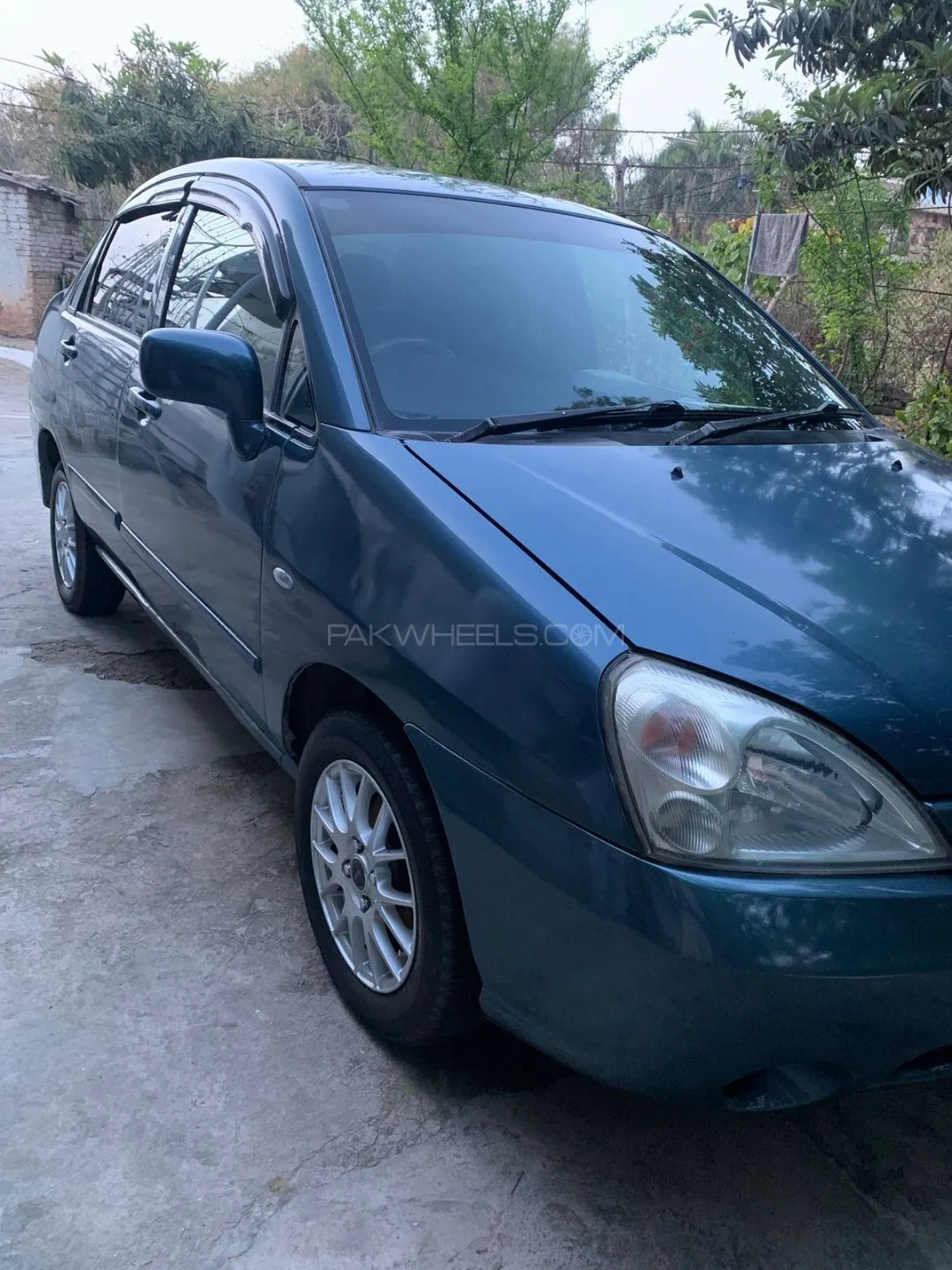 Suzuki Liana