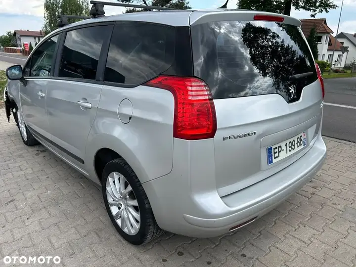 Peugeot 5008 2013 photo 2