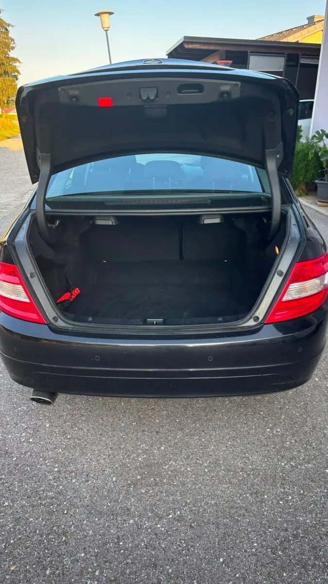 Mercedes-Benz C-Class 2010 photo 3