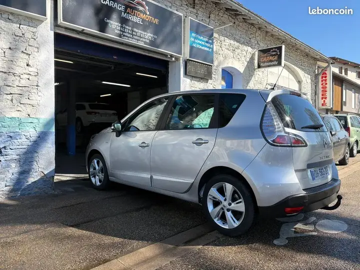 Renault Scenic 2014 photo 2