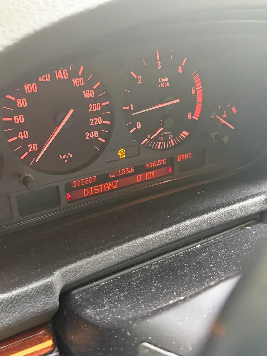 BMW X5 2004 photo 2