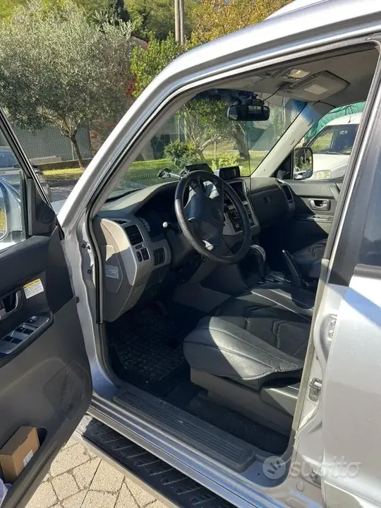 Mitsubishi Pajero 2005 photo 3