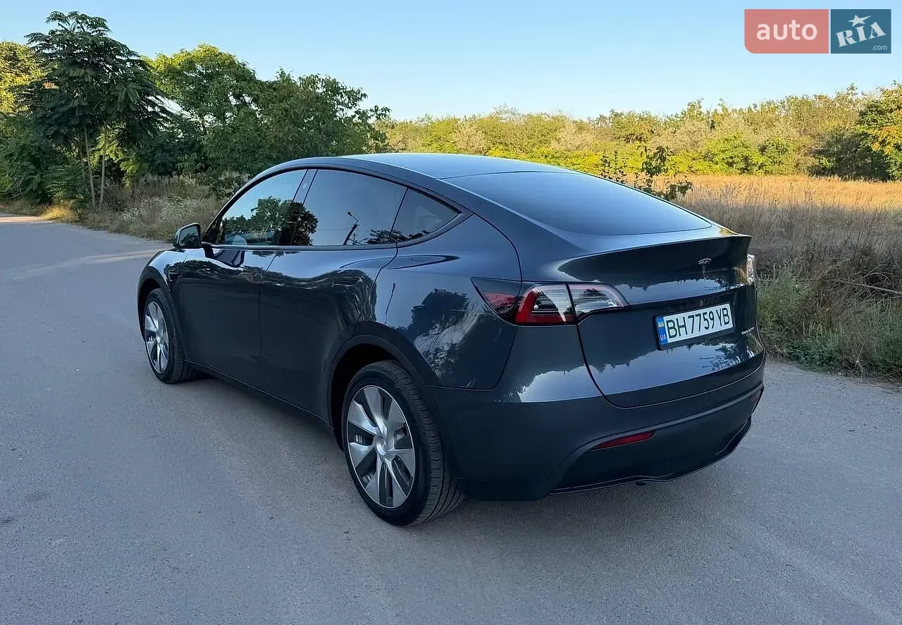 Tesla Model Y 2023 photo 4