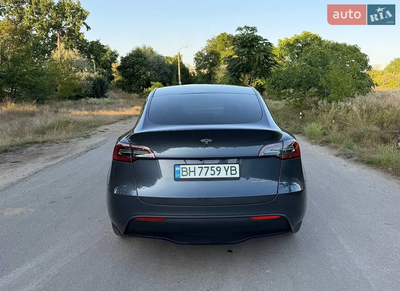 Tesla Model Y 2023 photo 5