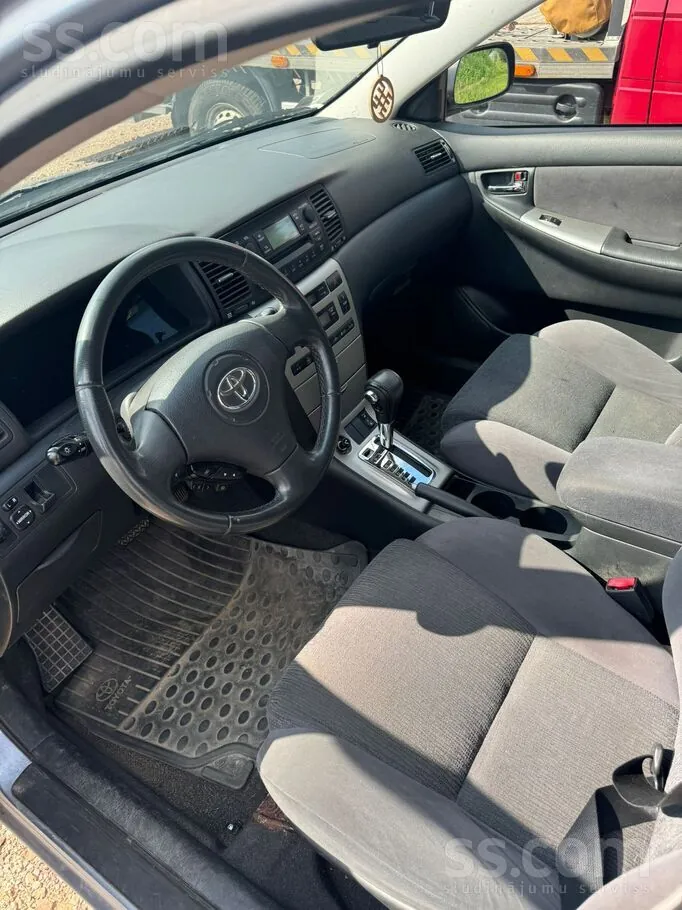 Toyota Corolla 2004 photo 3
