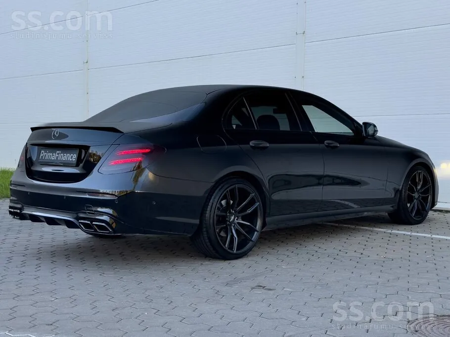Mercedes-Benz E220D 2017 photo 2