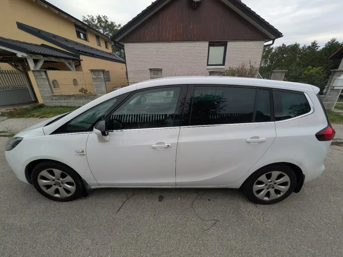 Opel Zafira Tourer 2012 photo 3